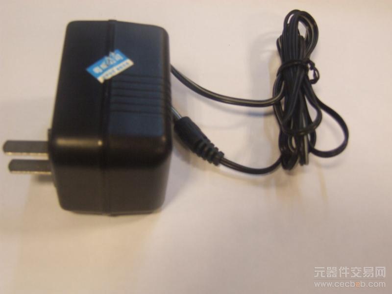 电源适配器图片