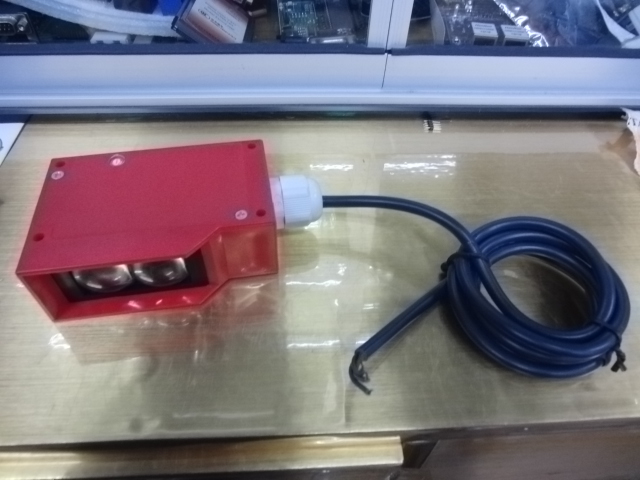 漫反射光电开关 光电传感器 E3K100-DS100N